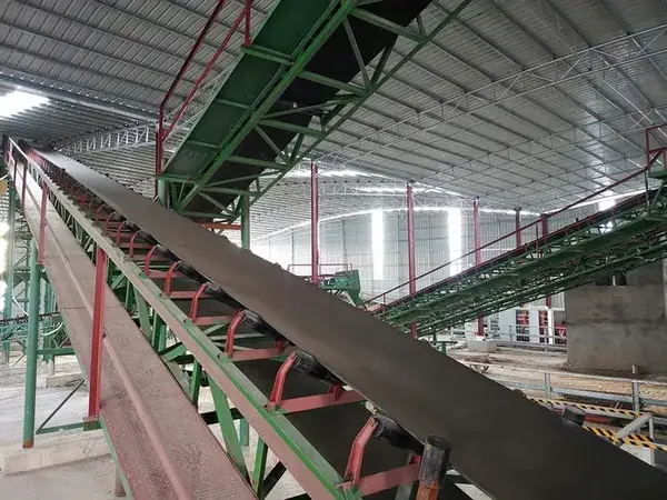 Heavy-Duty Belt Conveyor
